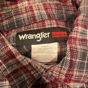 Wrangler Riggs Men’s Flannel Shirt. 100% Cotton. No rips or stains.